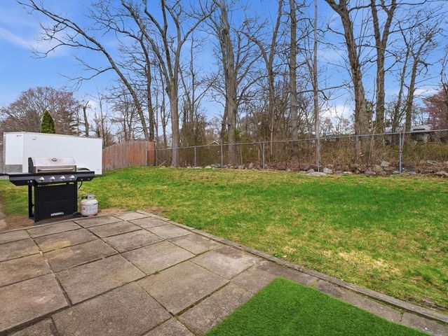 161 Keswick Rd, Brockton, MA 02302