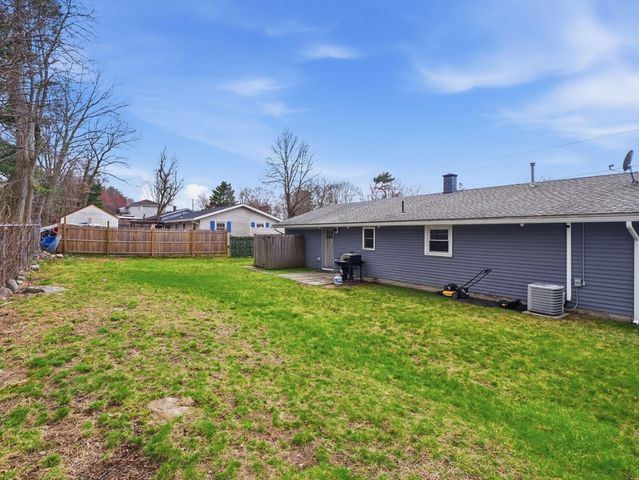 161 Keswick Rd, Brockton, MA 02302