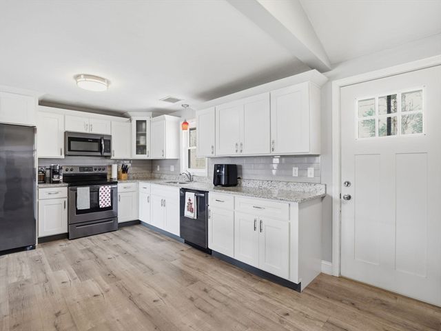 161 Keswick Rd, Brockton, MA 02302