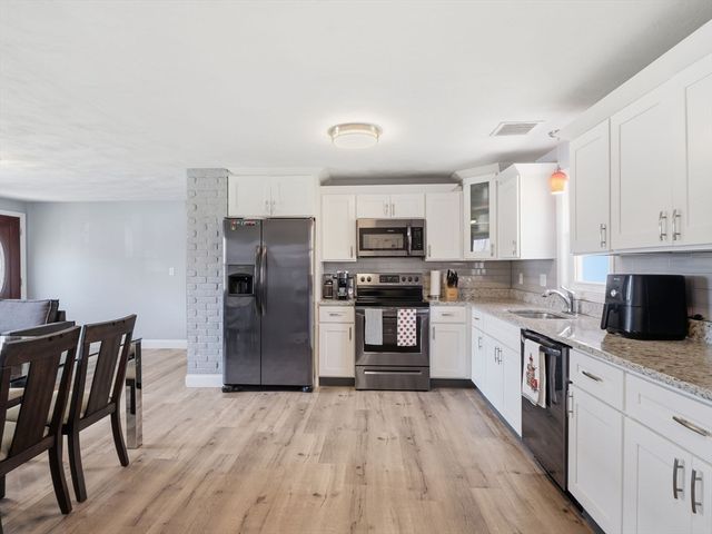 161 Keswick Rd, Brockton, MA 02302