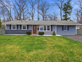 161 Keswick Rd, Brockton, MA 02302