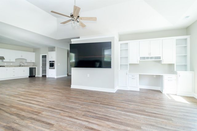 307 Blue River Drive, Knightstown, IN 46148