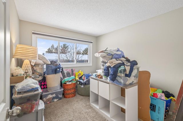 1918 Upper Afton Road E, Saint Paul, MN 55119