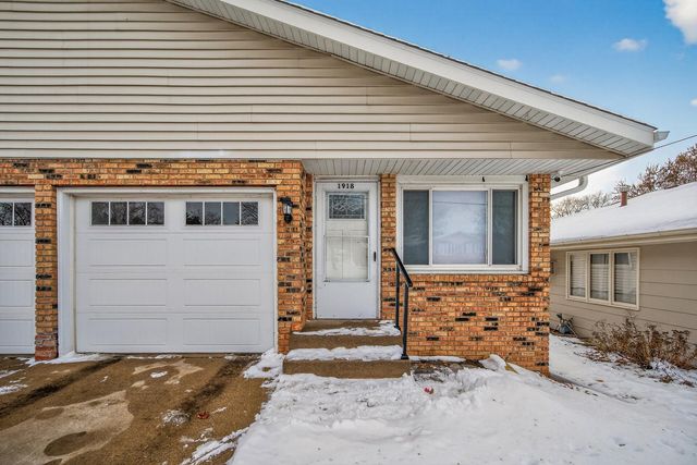 1918 Upper Afton Road E, Saint Paul, MN 55119