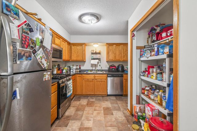 1918 Upper Afton Road E, Saint Paul, MN 55119