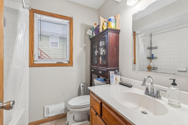 1918 Upper Afton Road E, Saint Paul, MN 55119