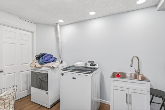 1918 Upper Afton Road E, Saint Paul, MN 55119