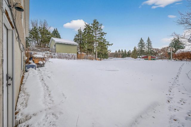 1918 Upper Afton Road E, Saint Paul, MN 55119