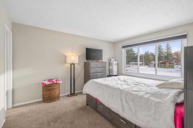 1918 Upper Afton Road E, Saint Paul, MN 55119