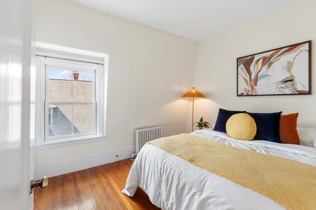 26 Linnaean St 3, Cambridge, MA 02138