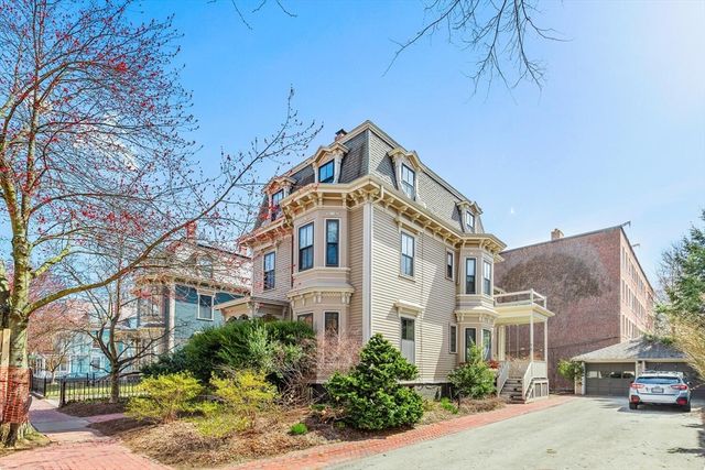 26 Linnaean St 3, Cambridge, MA 02138