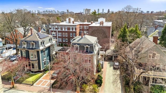 26 Linnaean St 3, Cambridge, MA 02138