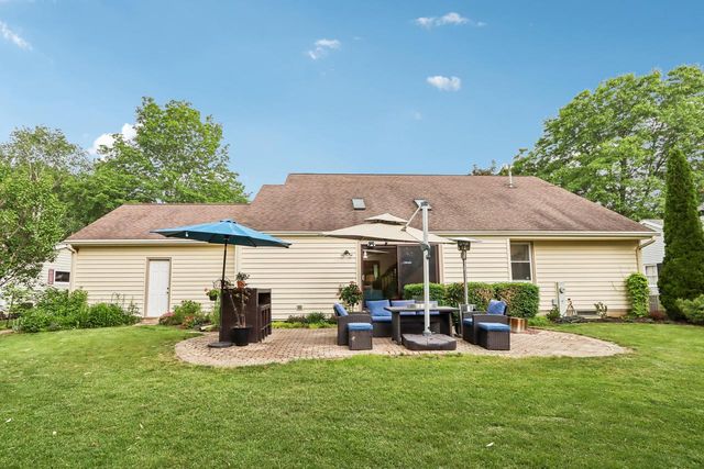 W61N840 Arbor DRIVE, Cedarburg, WI 53012
