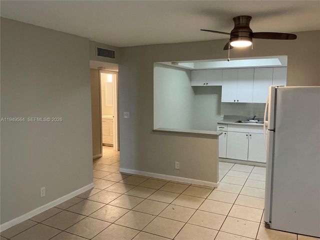 206 NE 3rd St 5, Hallandale Beach, FL 33009