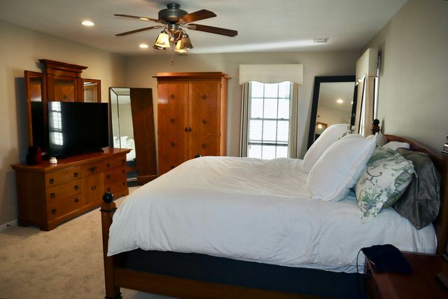 154 Park Square LANE, O'hara, PA 15238