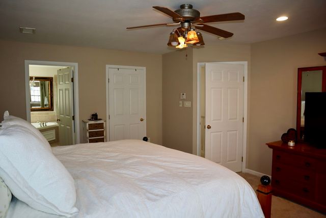 154 Park Square LANE, O'hara, PA 15238