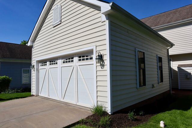 154 Park Square LANE, O'hara, PA 15238
