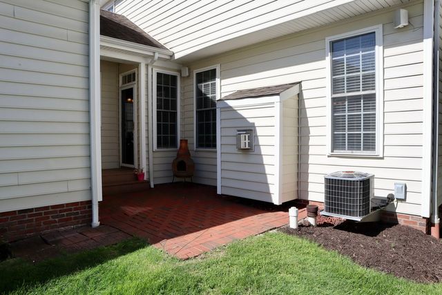 154 Park Square LANE, O'hara, PA 15238