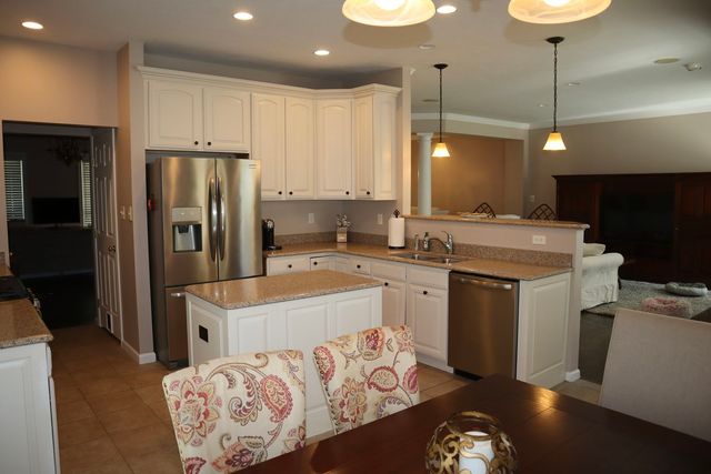 154 Park Square LANE, O'hara, PA 15238