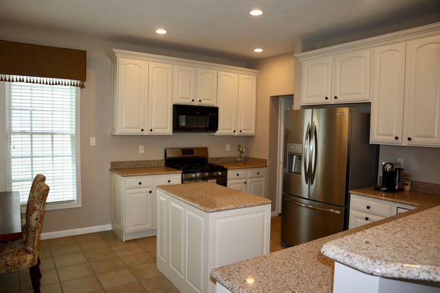 154 Park Square LANE, O'hara, PA 15238