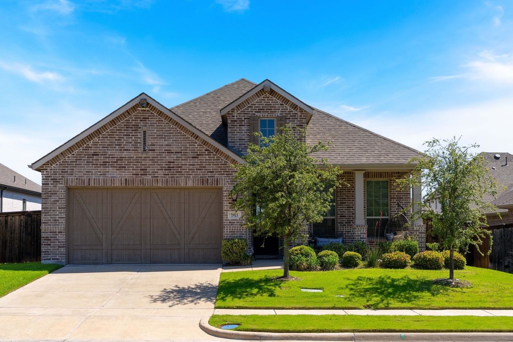 1913 Recioto Drive, Mclendon Chisholm, TX 75032