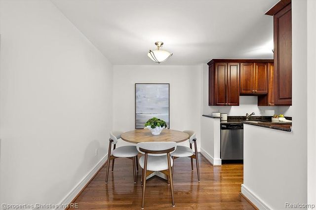 411 S Old Woodward Avenue 821, Birmingham, MI 48009