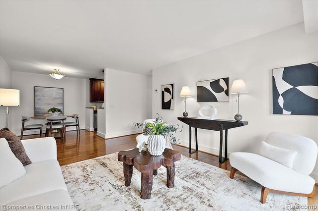 411 S Old Woodward Avenue 821, Birmingham, MI 48009