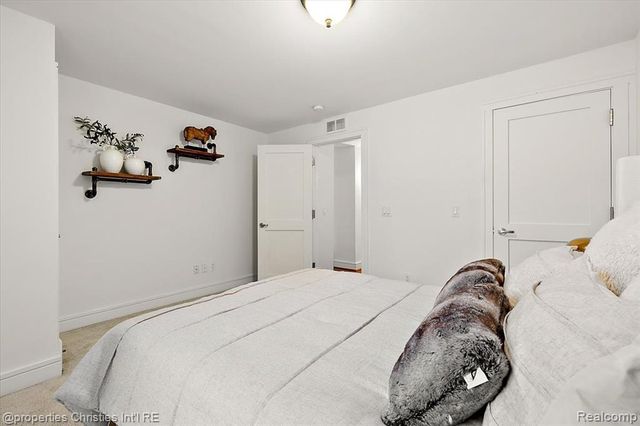 411 S Old Woodward Avenue 821, Birmingham, MI 48009