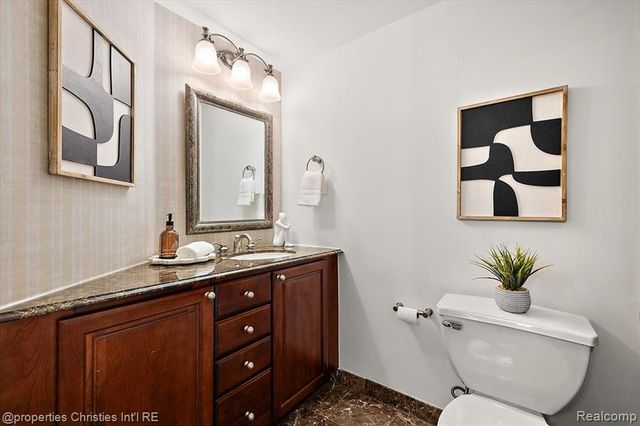 411 S Old Woodward Avenue 821, Birmingham, MI 48009