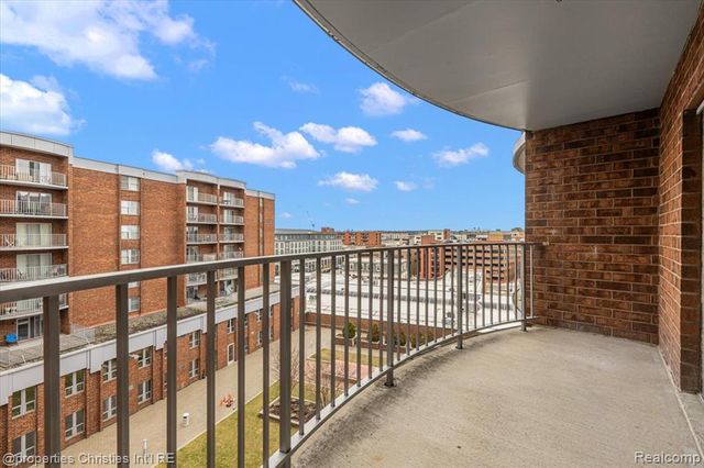 411 S Old Woodward Avenue 821, Birmingham, MI 48009