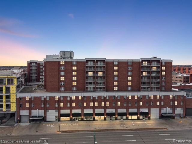 411 S Old Woodward Avenue 821, Birmingham, MI 48009