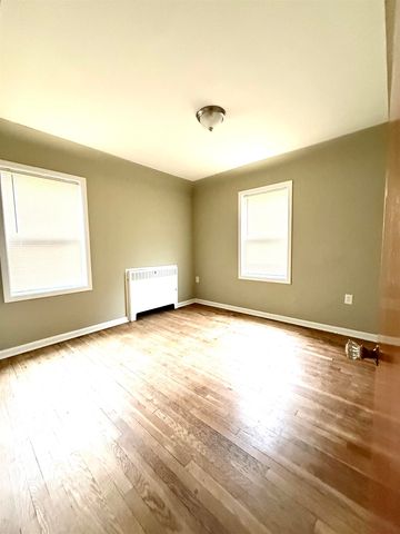 1420 Mintola Avenue, Flint Twp, MI 48532