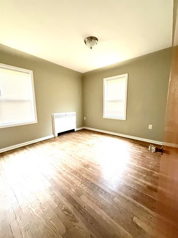 1420 Mintola Avenue, Flint Twp, MI 48532