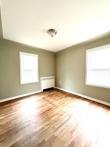 1420 Mintola Avenue, Flint Twp, MI 48532