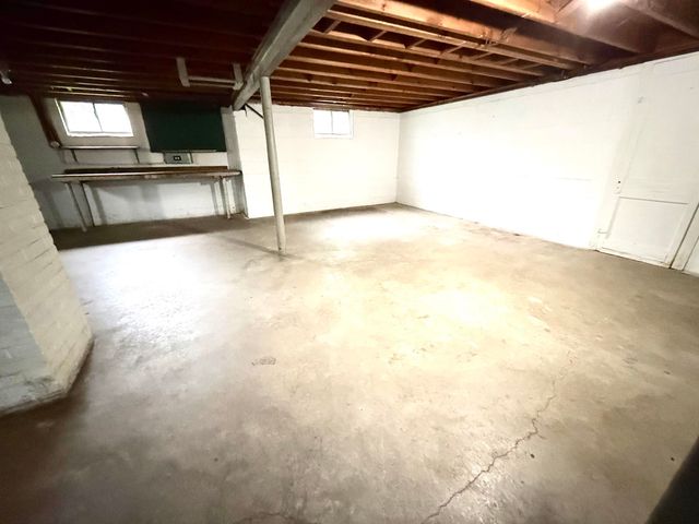 1420 Mintola Avenue, Flint Twp, MI 48532