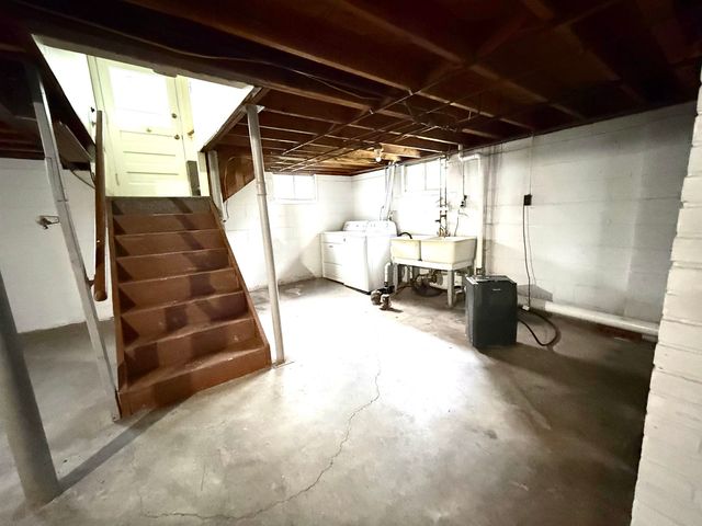 1420 Mintola Avenue, Flint Twp, MI 48532