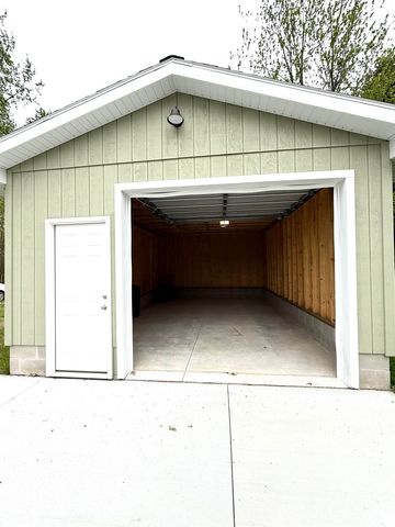 1420 Mintola Avenue, Flint Twp, MI 48532