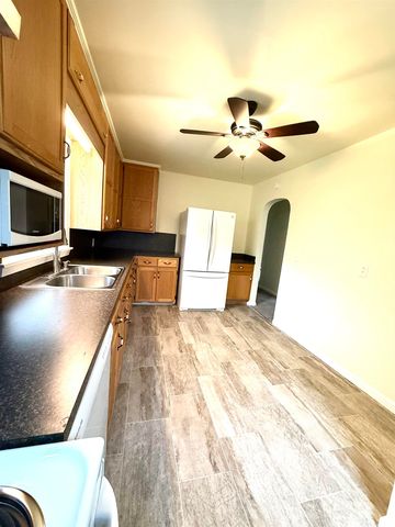 1420 Mintola Avenue, Flint Twp, MI 48532