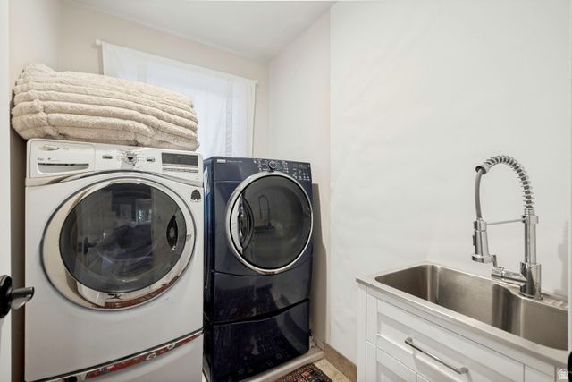 1837 E RICHARD RD, Sandy, UT 84093