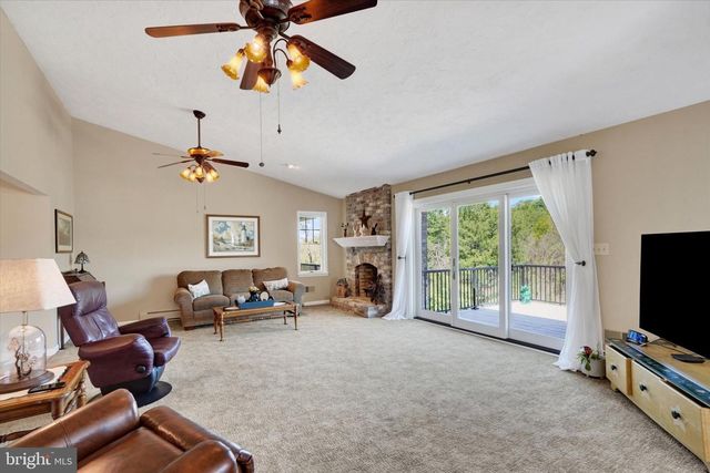 990 S PLEASANT AVE, Dallastown, PA 17313