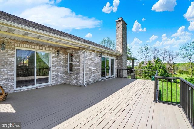 990 S PLEASANT AVE, Dallastown, PA 17313