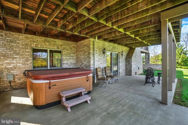 990 S PLEASANT AVE, Dallastown, PA 17313
