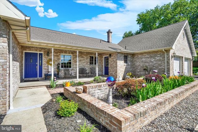 990 S PLEASANT AVE, Dallastown, PA 17313