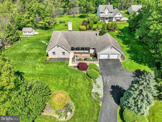 990 S PLEASANT AVE, Dallastown, PA 17313