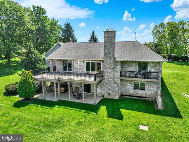 990 S PLEASANT AVE, Dallastown, PA 17313