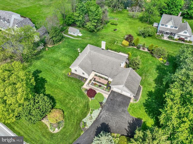 990 S PLEASANT AVE, Dallastown, PA 17313