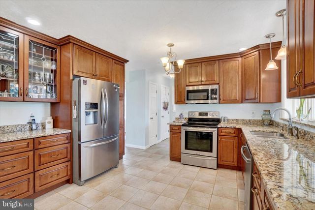 990 S PLEASANT AVE, Dallastown, PA 17313