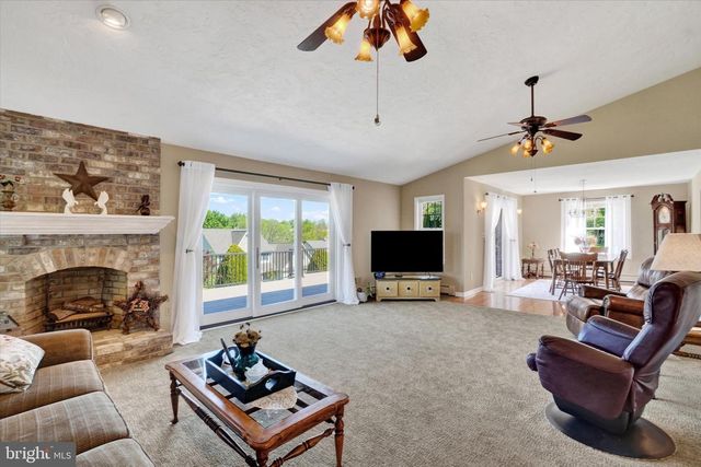 990 S PLEASANT AVE, Dallastown, PA 17313