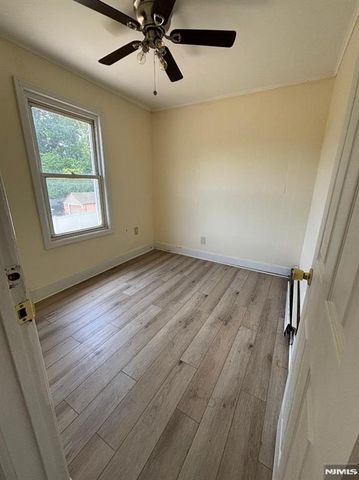 154 West Street 1 family hou, Englewood, NJ 07631