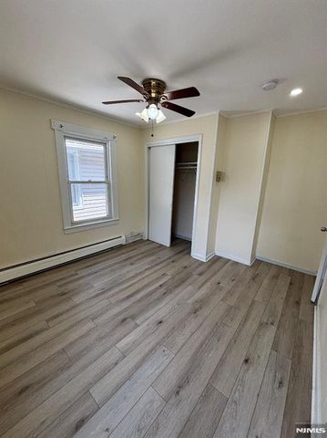 154 West Street 1 family hou, Englewood, NJ 07631